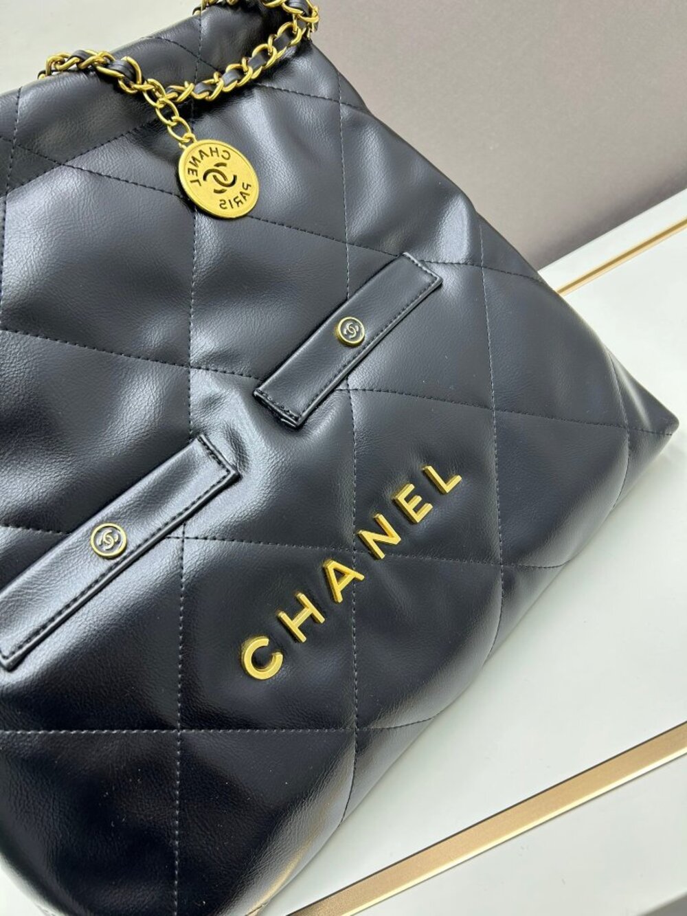 CHANEL.Luxe Black Quilted Tot